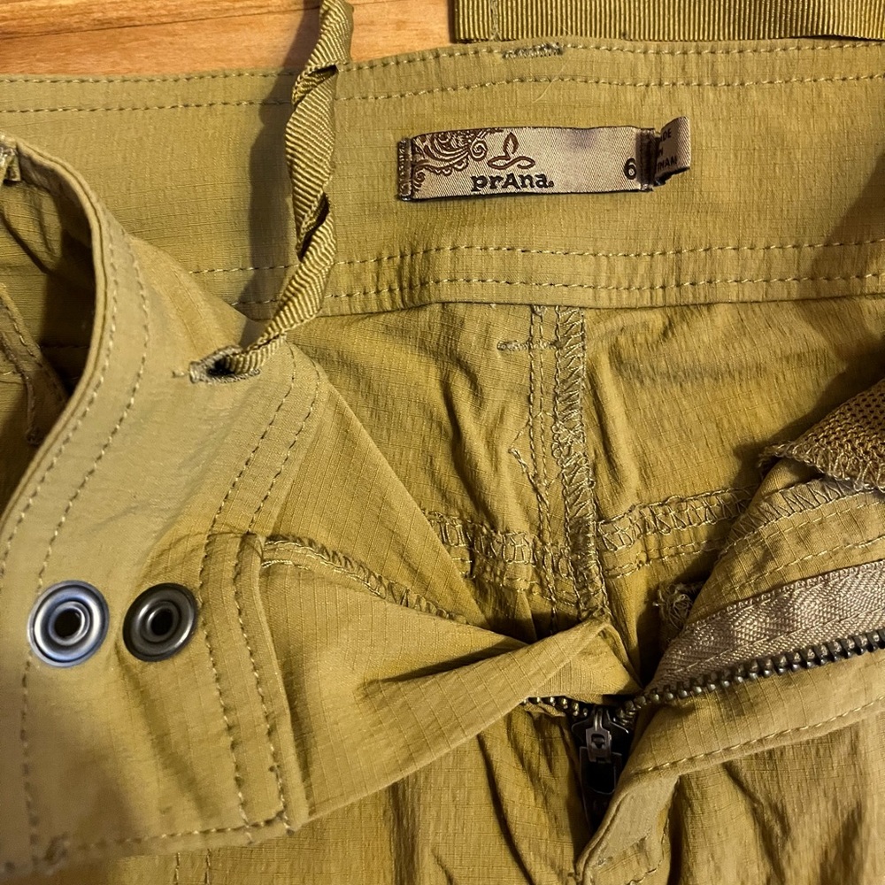 Prana size 6 hiking shorts